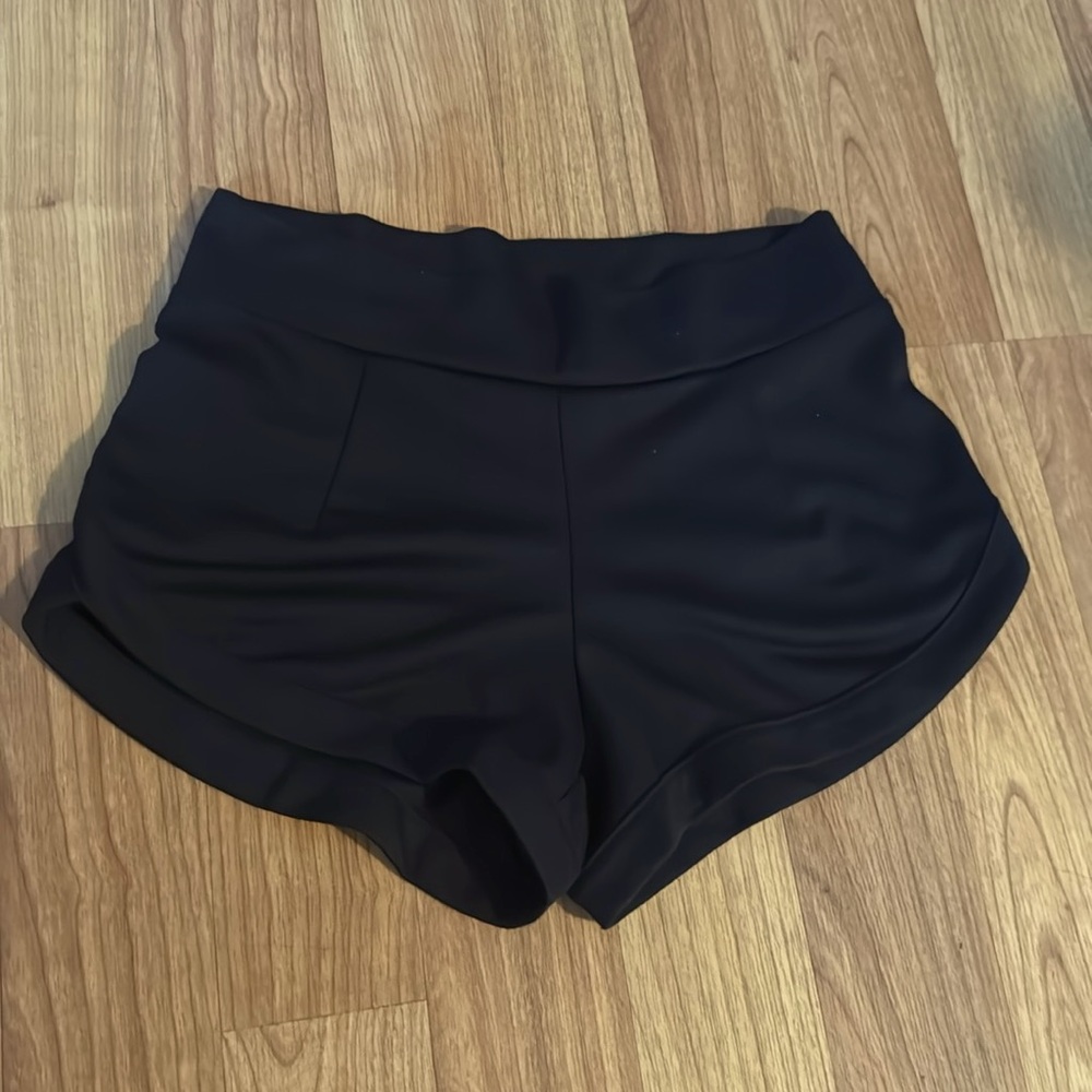 Black fitted shorts size S